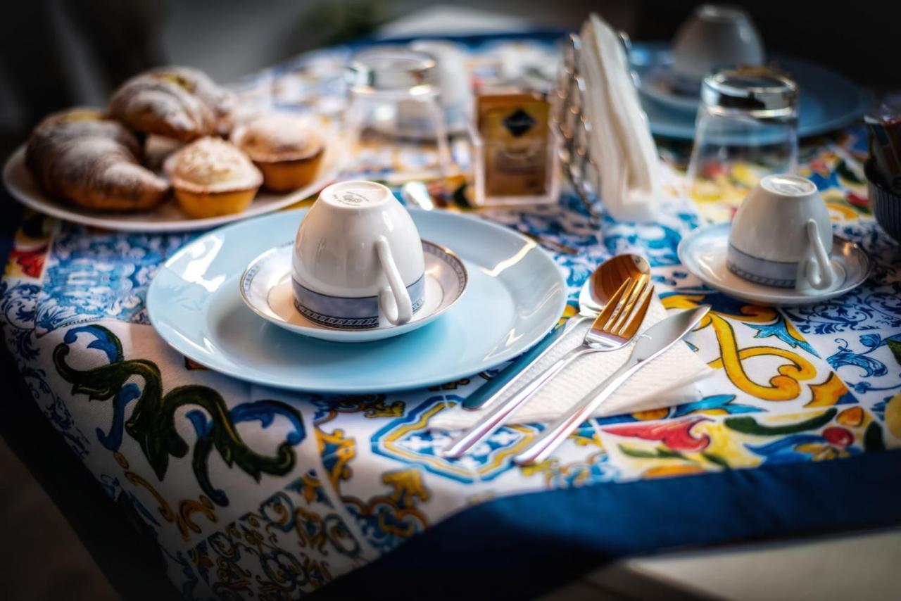 Bed and Breakfast Le Colonne Racale Esterno foto