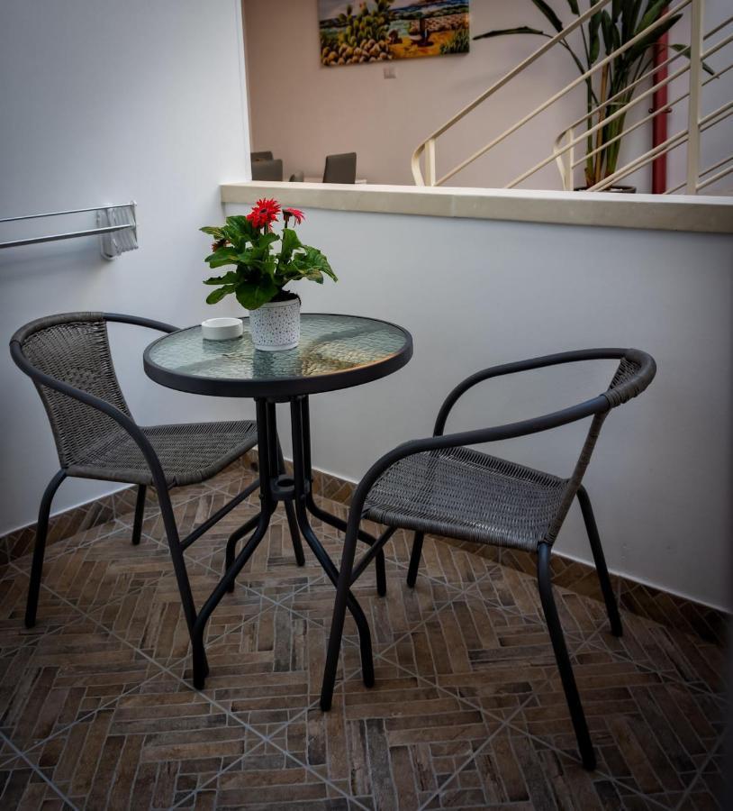 Bed and Breakfast Le Colonne Racale Esterno foto