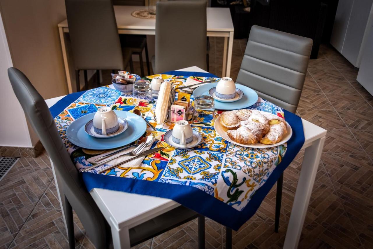 Bed and Breakfast Le Colonne Racale Esterno foto