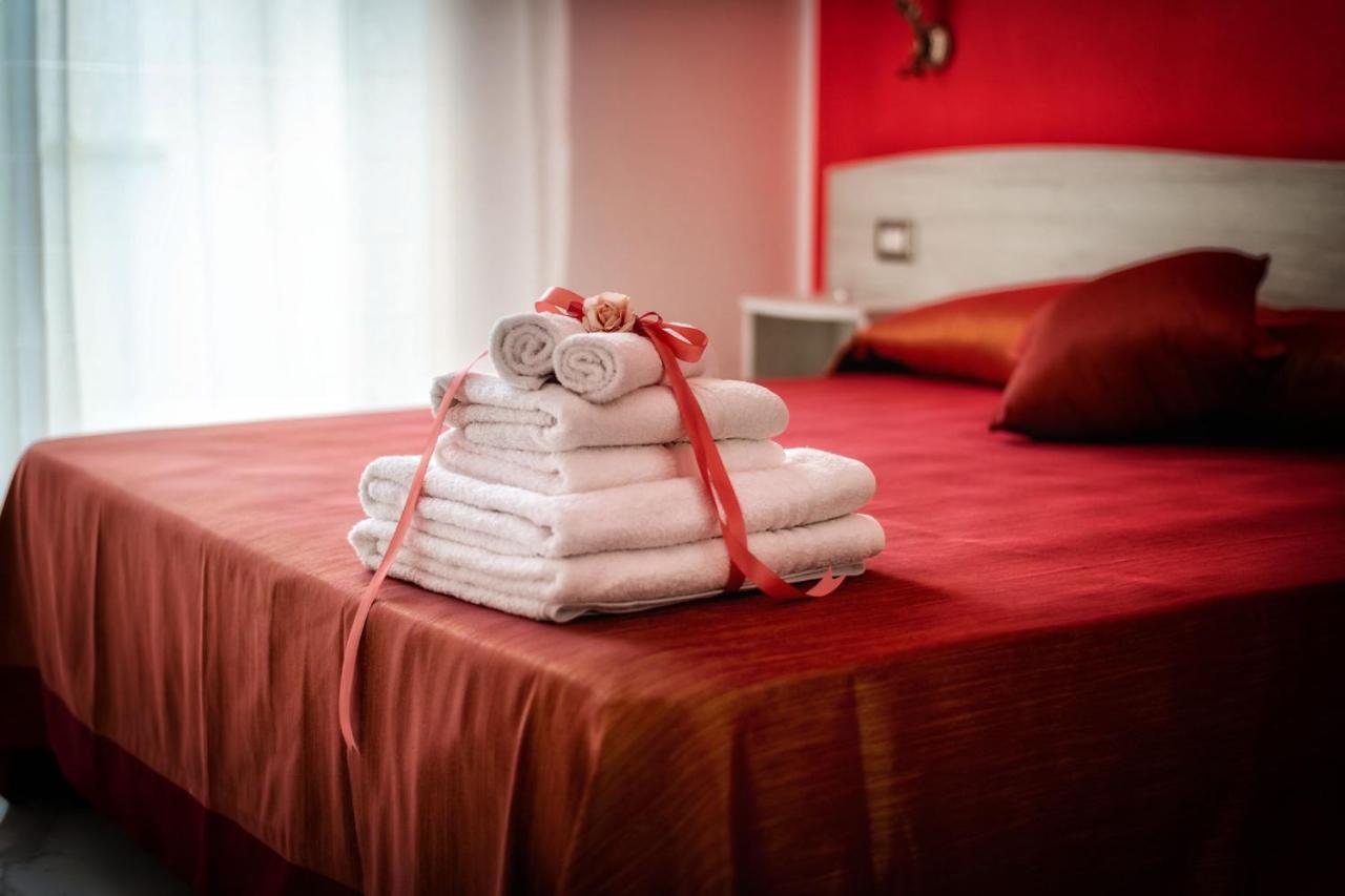 Bed and Breakfast Le Colonne Racale Esterno foto