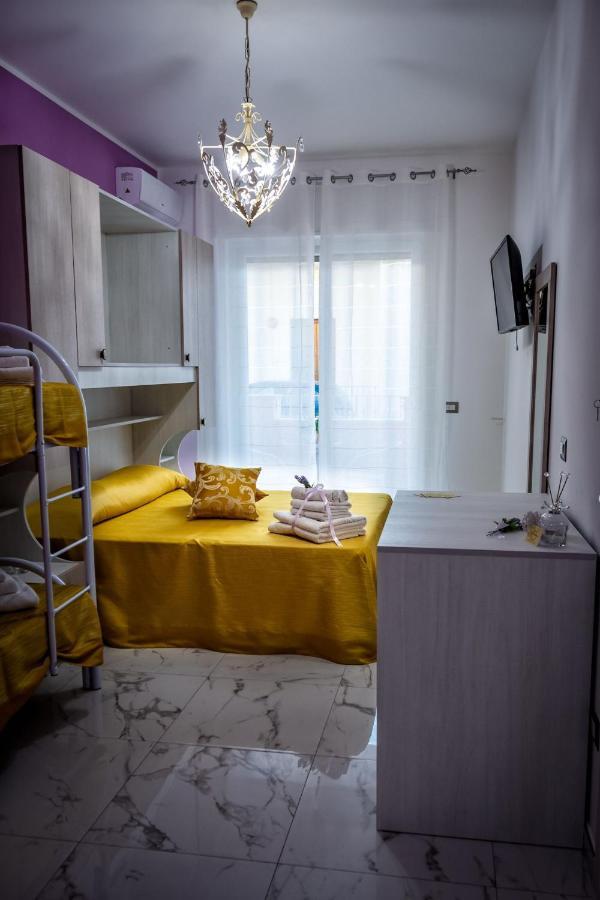 Bed and Breakfast Le Colonne Racale Esterno foto