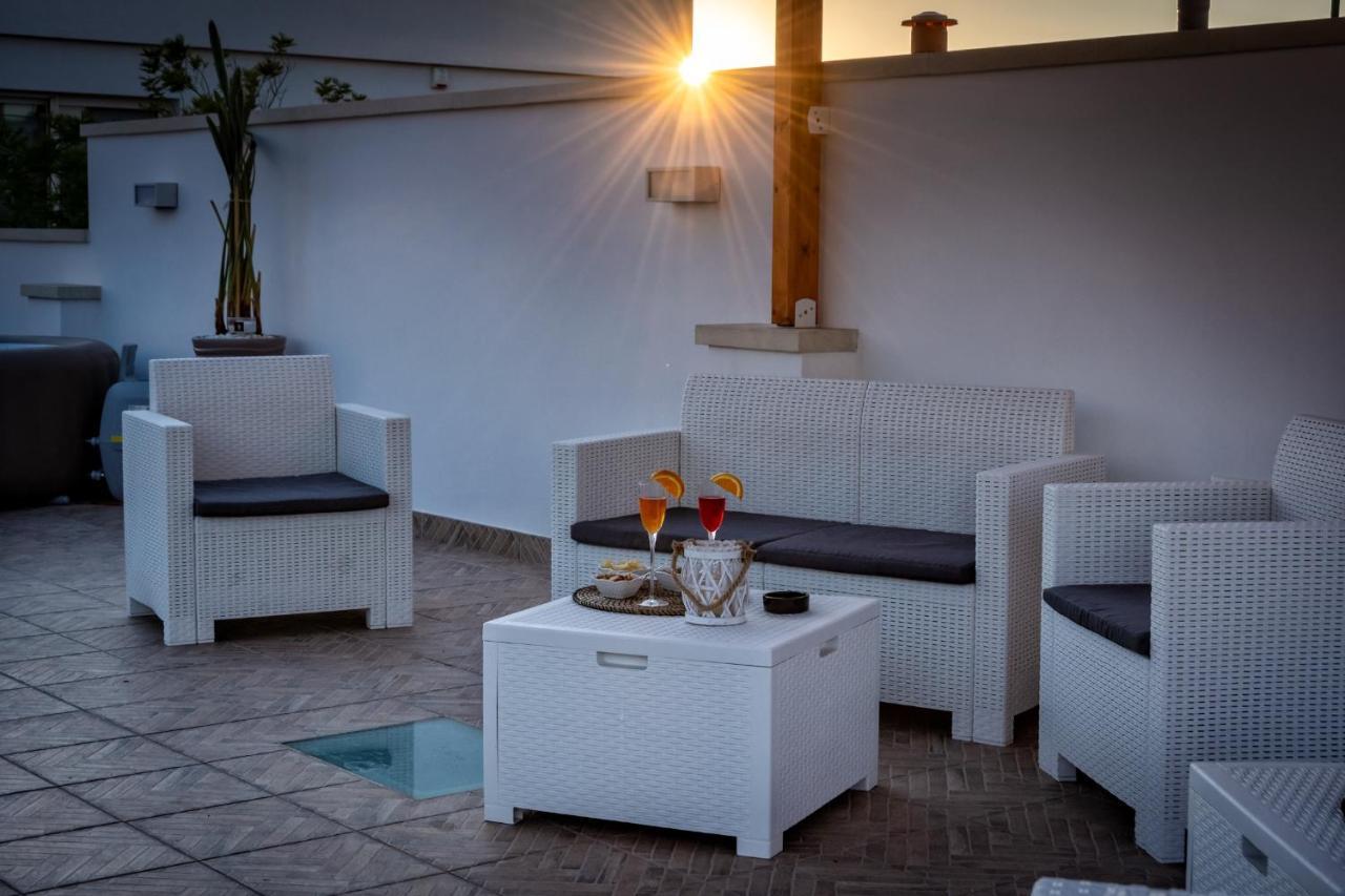 Bed and Breakfast Le Colonne Racale Esterno foto